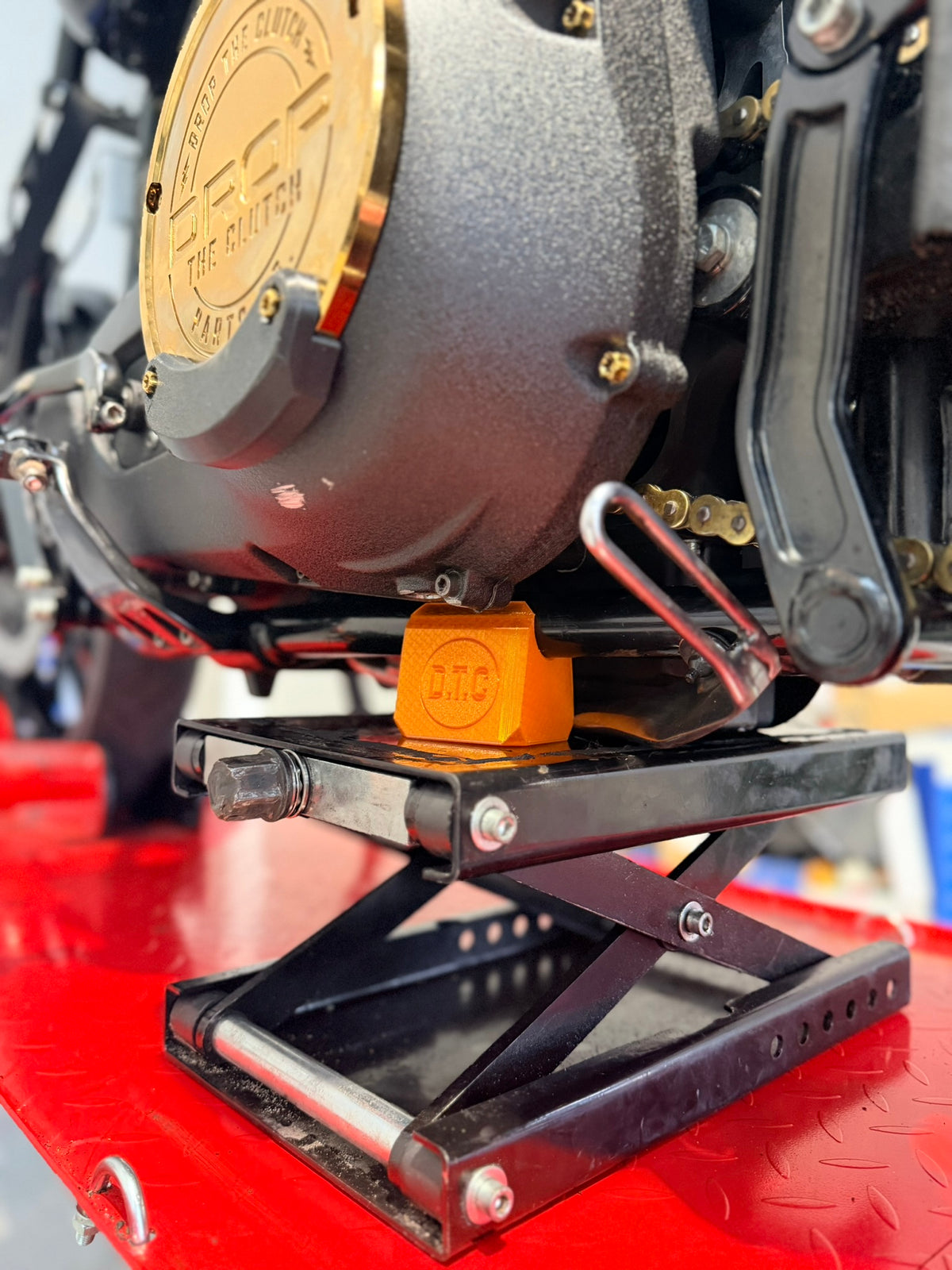 Harley Dyna Frame Lift Support